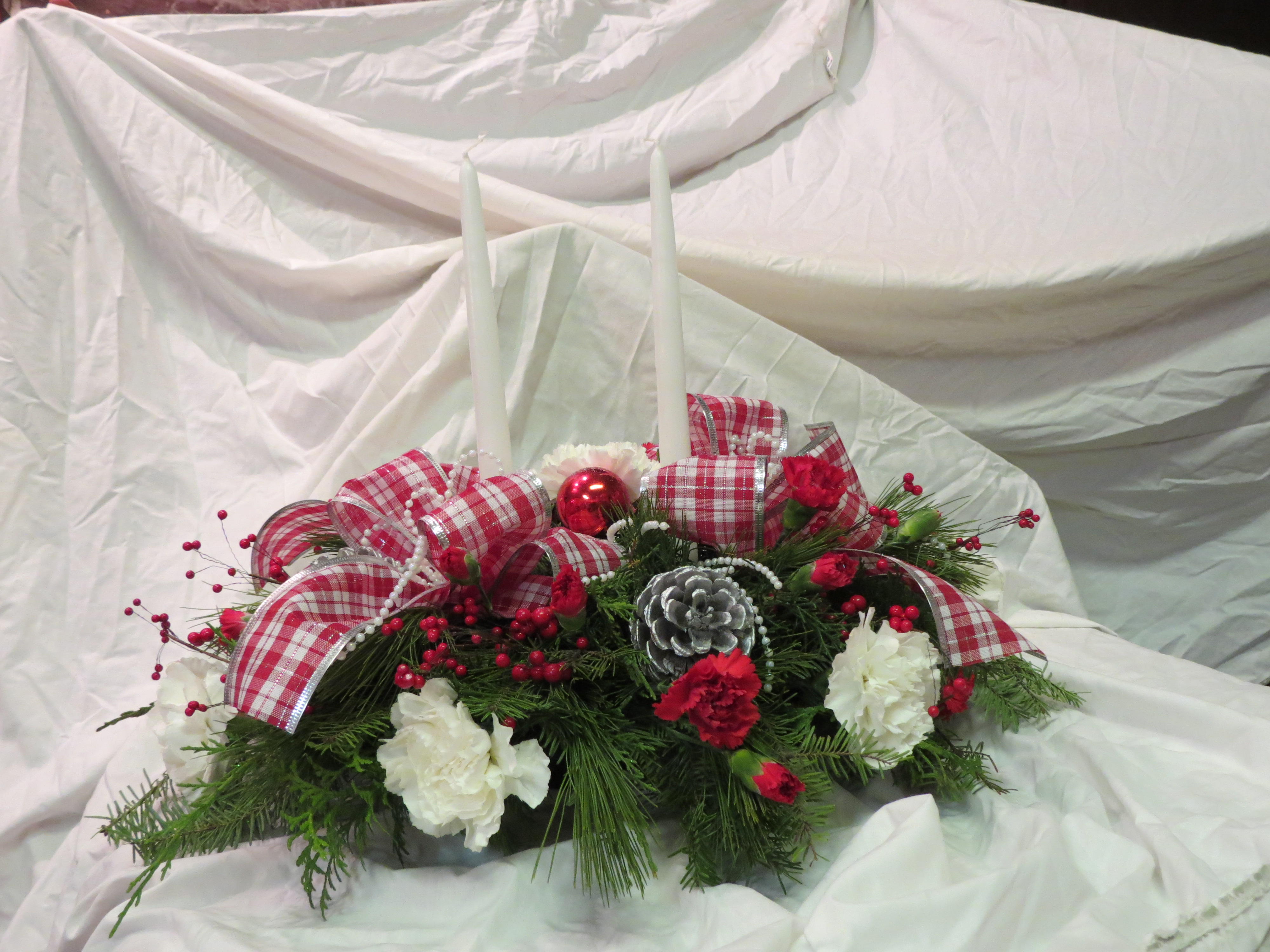 Full Christmas centerpiece