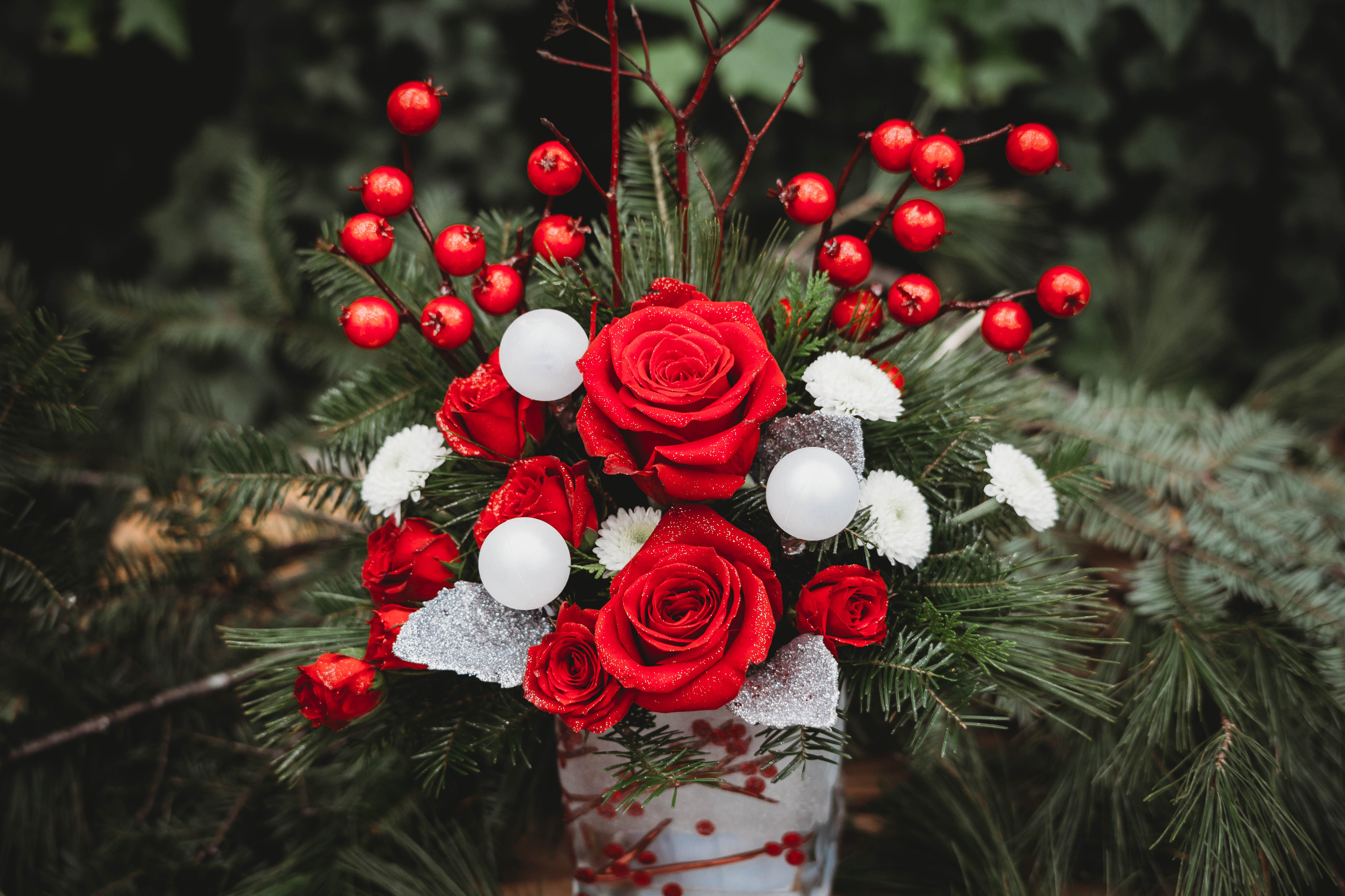 Winterberry Kisses bouquet